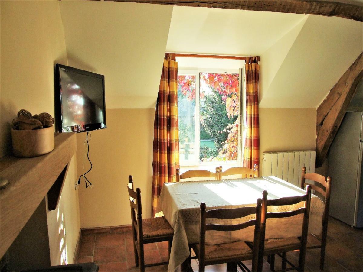 Juvigny-Val-d'AndaineLe Glycine A Manoir Sainte Cecileアパートメント エクステリア 写真