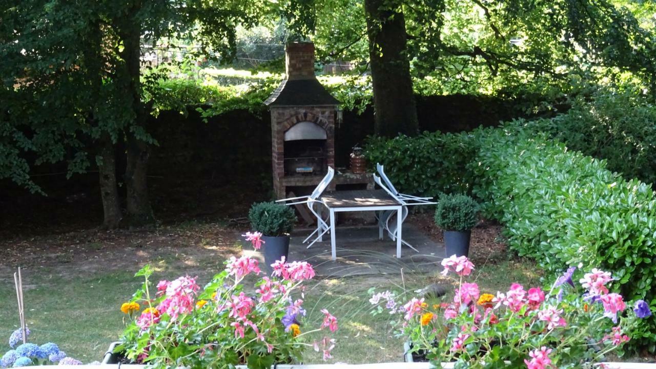 Juvigny-Val-d'AndaineLe Glycine A Manoir Sainte Cecileアパートメント エクステリア 写真